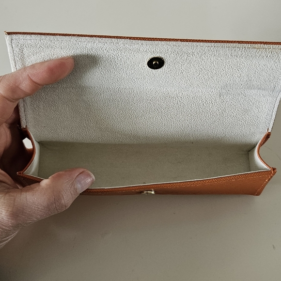 Tory Burch Eyeglass Case - Picture 5 of 7